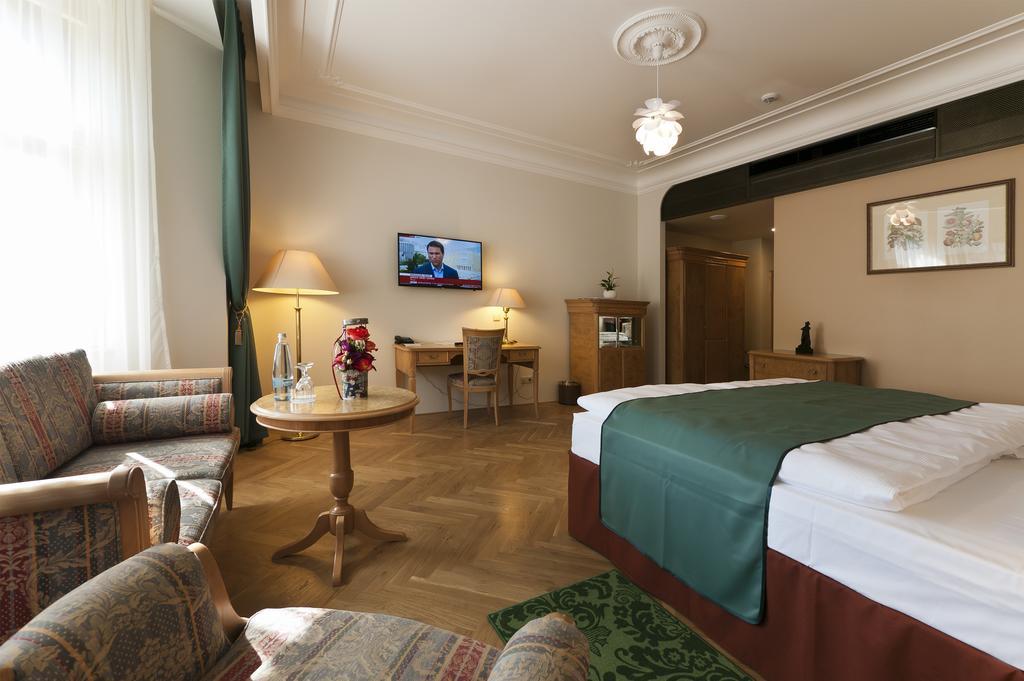 Grandhotel Ambassador Narodni Dum Karlovy Vary Room photo