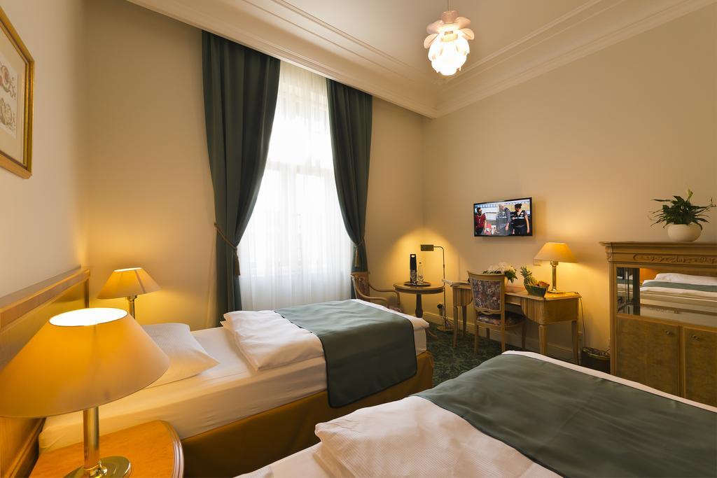 Grandhotel Ambassador Narodni Dum Karlovy Vary Room photo