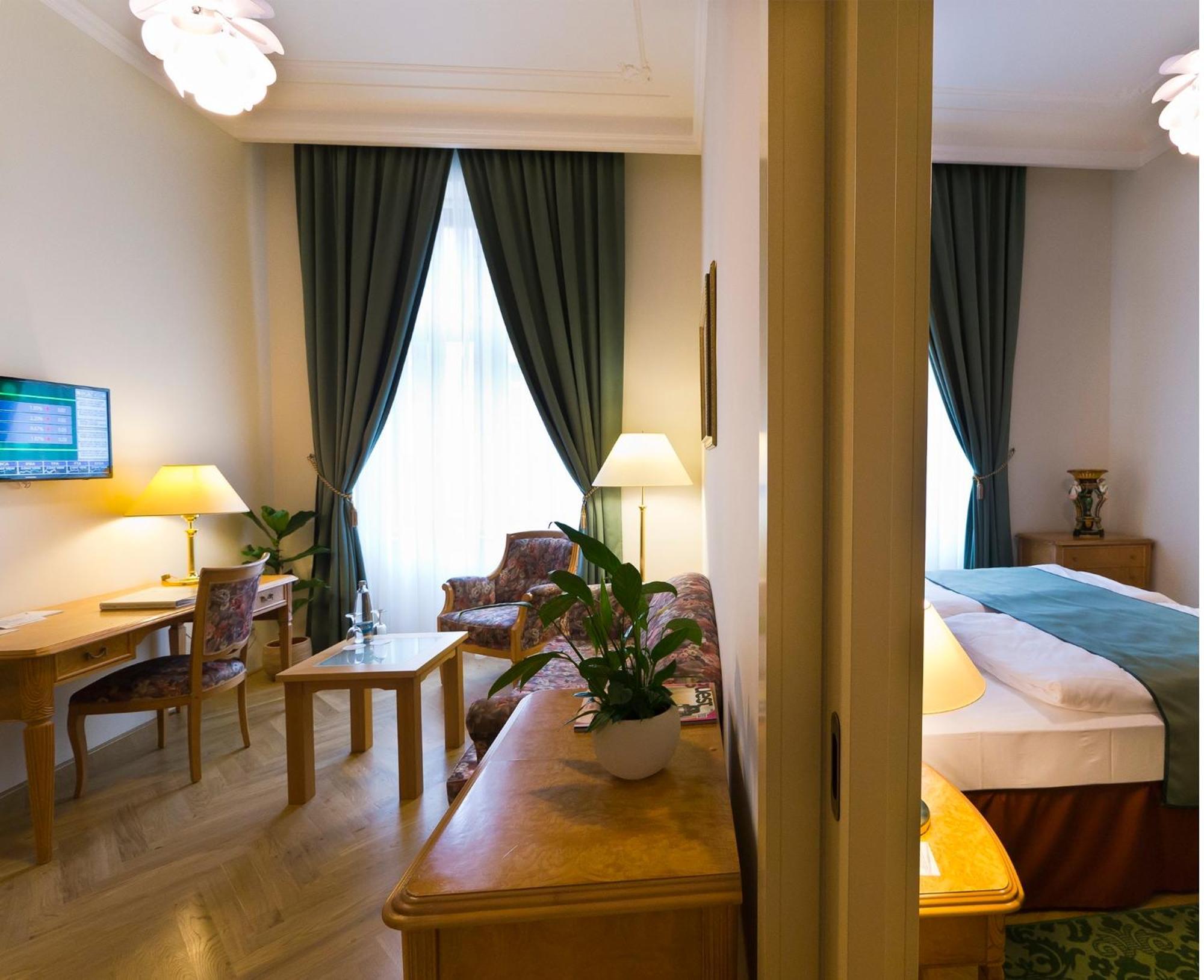 Grandhotel Ambassador Narodni Dum Karlovy Vary Exterior photo